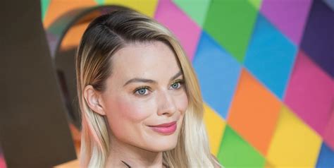 Margot Robbie addresses full